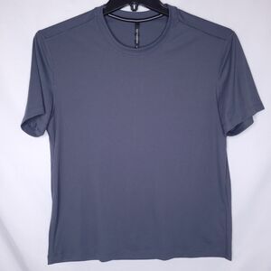 Ten Thousand Shirt Mens Small Gray Session Lightweight Run Performance